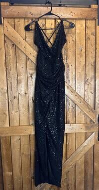 NWT champagne taste, sequin maxi dress, black size, medium fashion nova
